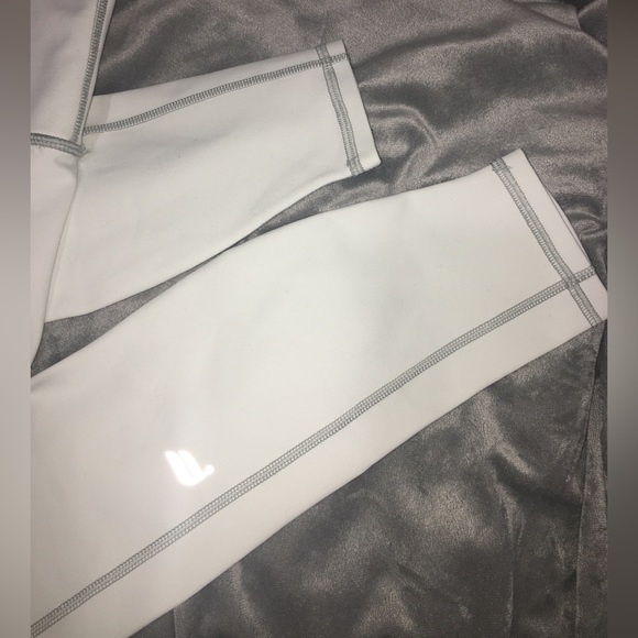 Fabletics Define PowerHold® High-Waisted 7/8 Legging - Size XS. - Picture 5 of 13